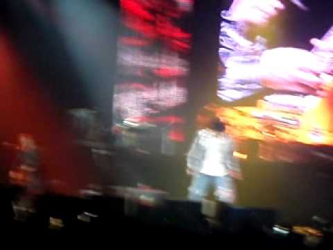 Guns N` Roses - Welcome to the jungle (live in Prague 2010)