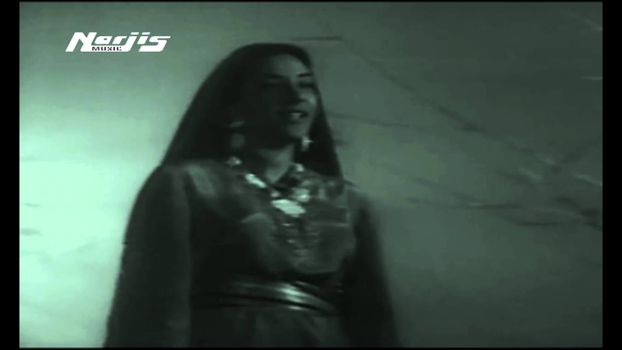 Mera Qarar Leja, Mujhe Beqarar Kar Ja, Dum Bhar Ko Pyar Kar Ja (By Lata) Lyrics | Ashiana | Talat Mahmood, Lata Mangeshkar | Madan Mohan