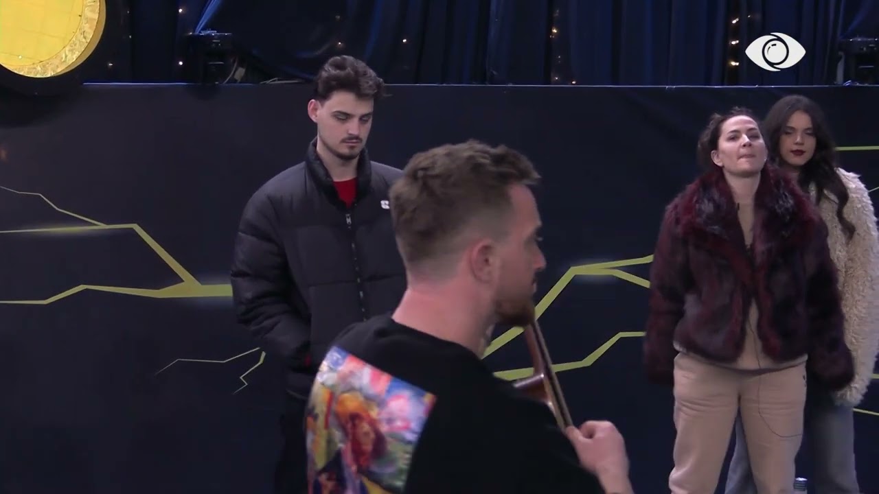 “Mirëmbrëma zonja dhe zotërinj…”/ Banorët vijojnë provat për shfaqjen e talent show-t