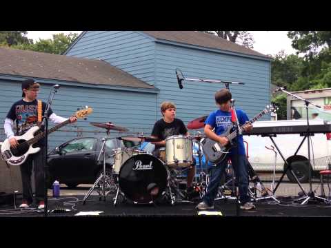 Under the Radar  Cooper Young Fest Sept 2014   Whole Lotta Rosie