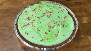 This is the perfect holiday treat! Grinch Pie!