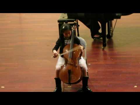 許真(Jenny Hsu) plays Arlequin, A. Trowell