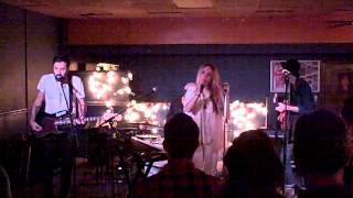 The Mynabirds -- One Foot