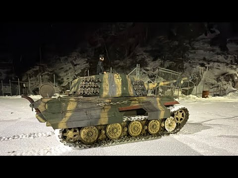 Outdoor winter session – King Tiger 1/6 RC tank in its element.