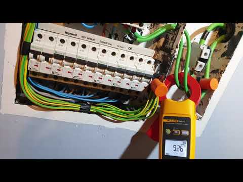 Fluke 368 FC Leakage Current Clamp Meter