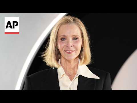 Lisa Kudrow reflects on filming ‘Friends,’ ‘The Comeback’ at Warner Bros