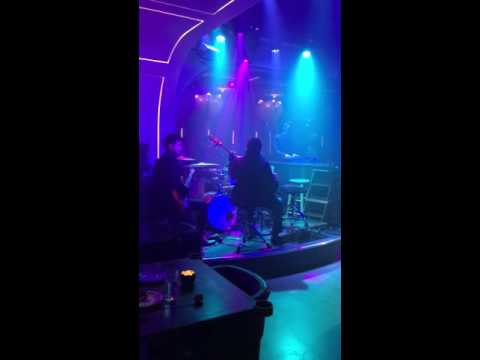 Dee Flat Major "DJ bass player" in VEGAS