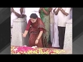 Sasikala's theatrics at Jayalalithaa memorial