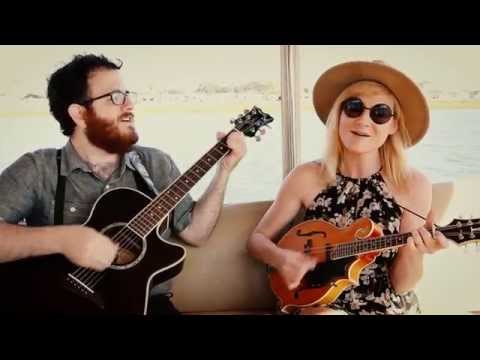 Valley Shine performs Sugar Dream on a boat for MikMe Microphones