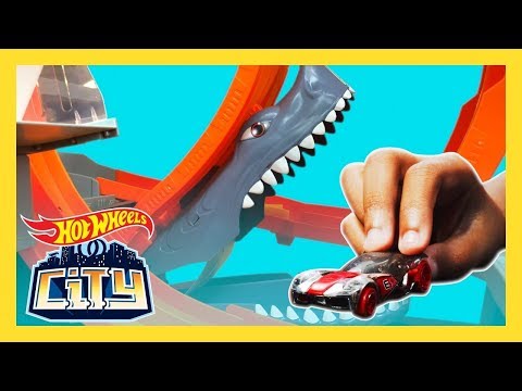 Batalha do Tubarão na Mega Garagem | Hot Wheels City | Hot Wheels Português