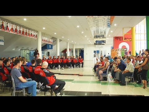 Кіраўніцтва і гульцы ХК "Гомель" сустрэліся з заўзятарамі видео