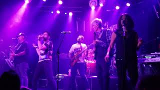 Oingo Boingo Dance Party - It Only Makes Me Laugh - 05 12 18 Whisky