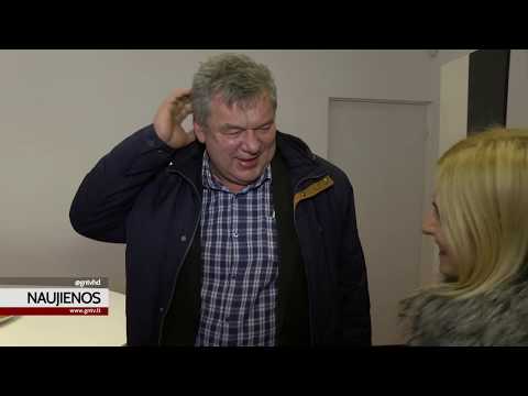 Rinkiminiai plakatai J. Miltinio dramos teatro stenduose