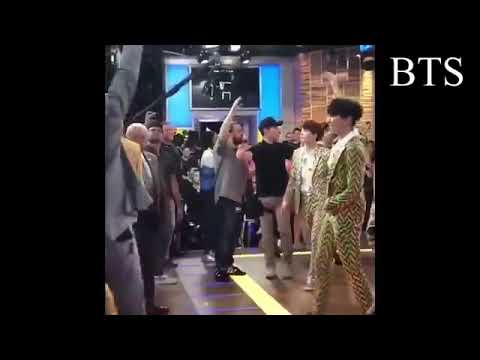 💜180926  JIMIN  💜BTS. Hugged little girl 💜Fan on show Good morning America   (GMA)💜💜