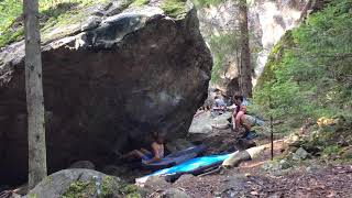 preview picture of video 'SuperDjin 8A+. Lietlahti Park (Triangular lake). Anna Zaikina. Bouldering Female ascent'