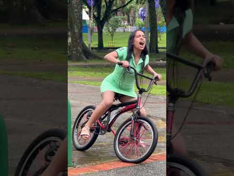 La bici 🚲 sorpresa 😨con final feliz 🎉😆broma de humor 🥰