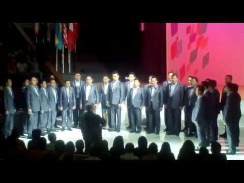 Perform JORIH JERAH CHOIR conducted by John August Pamintuan