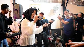 Download lagu Ojo Nangis - Ndarboy Gank (cover) by Damara De feat Finsan (Live) at Nasi Ayam d'Katsu mp3 Download lagu Ojo Nangis - Ndarboy Gank (cover) by Damara De feat Finsan (Live) at Nasi Ayam d'Katsu mp3