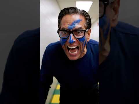 💙 PEGADINHA sabão por TINTA AZUL deu ERRADO! 💥 PROFESSOR ficou AZUL! | FALHA ÉPICA  #PegadinhaFalhou