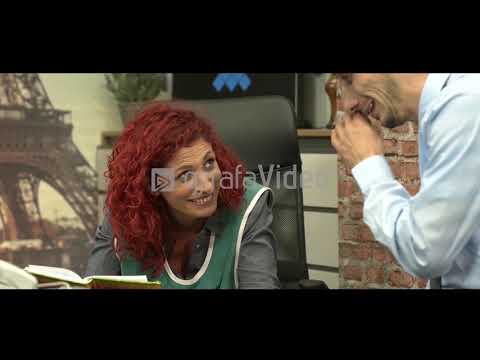 Liria edhe Ibra lexojnë ngjarje shumë interesante prej ditarit t'Tolit 🤣🤣🤣 -ScV: E35