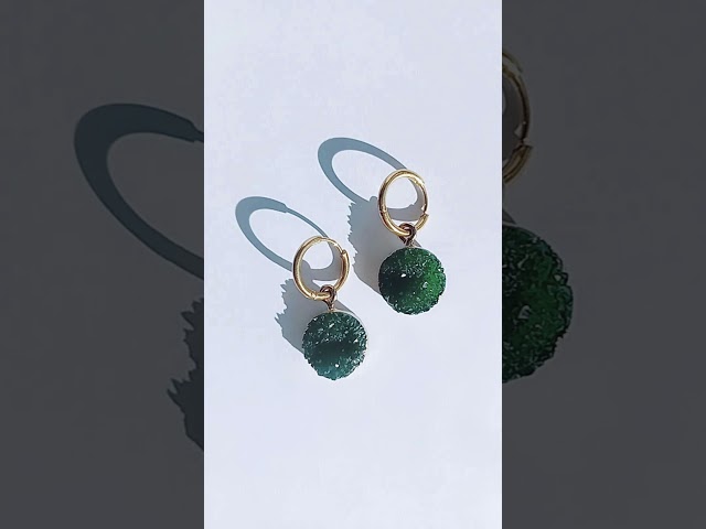 Vídeo relacionado con HZMAN Pendientes de aro para hombres y mujeres, estilo retro, gótico, de acero inoxidable, ligeros, regalo de joyería