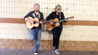 Gareth Dunlop & Kim Richey - One And The Same (live in an underpass tunnel)