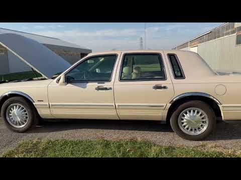 1997 Lincoln Town Car (CC-1590979) for sale in Staunton, Illinois
