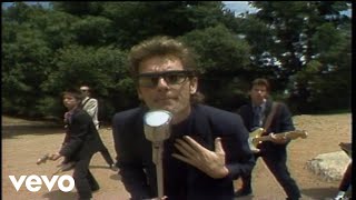 Huey Lewis &amp; The News - Don&#39;t Ever Tell Me That You Love Me (Official Music Video)