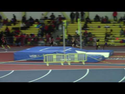 11 12 Girls i 200 Meter Dash