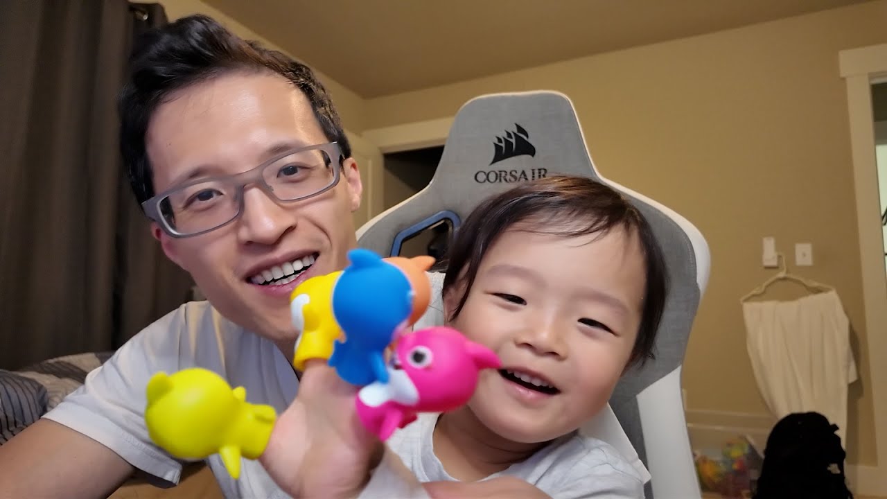 My Daughter Loves these Baby Shark Finger Puppets 5-Pack – Bath, Play, and Learning Fun! 🦈🎶