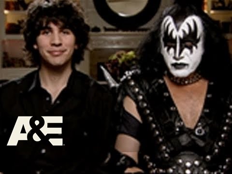 Gene Simmons Family Jewels: The Lost Couches: Gene's Quirks | A&E