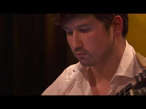 Thomas Dunford plays Bach in Concertgebouw Bruges