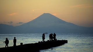 preview picture of video '原岡海岸の桟橋、夕暮れ富士山  （千葉県南房総市）'