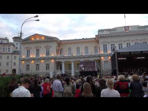 Concert in front of the Presidential Pal
