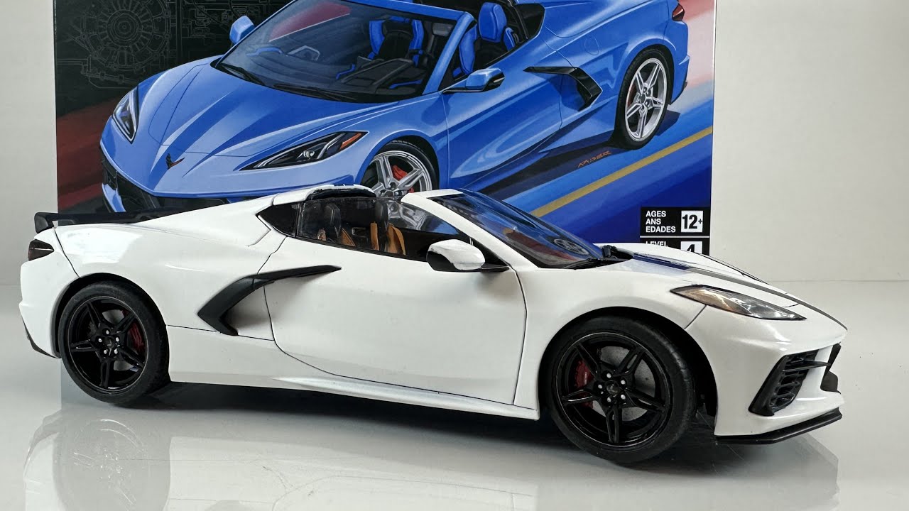 Revell's new Corvette C8 Stingray in 1/24 scale [FULL BUILD]