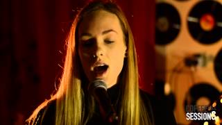 Taylors Lane - Darling Are You Gonna Leave Me (London Grammar) \\ Coffee Hill Sessions