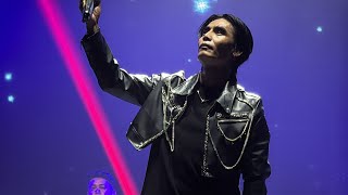 Download lagu Biarkan Jatuh Cinta  Live Konsert Harmony Charly Van Houten CVH  Setia Band KL mp3