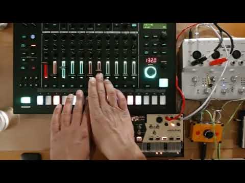 Tiny knobs Huge sounds: the Korg Volca Drum. early sound exploration techno jam