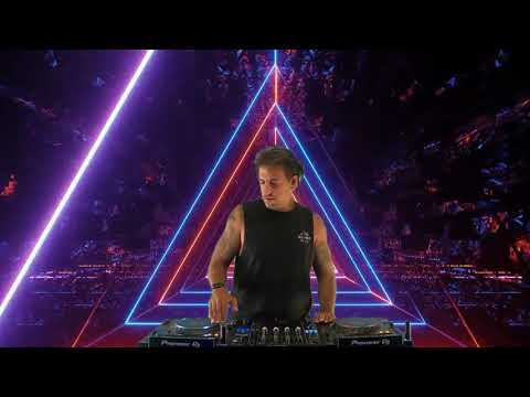 Dino MFU Live in the Green Room during the lockdown winter 2020.2