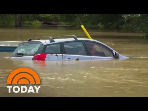 Hundreds rescued in Texas after weekend of deadly flooding