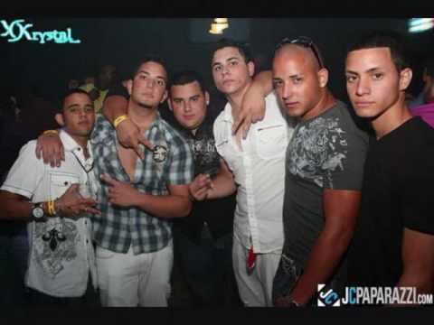 El braylin, Wilfre y El Invicto feat jhonny V - -La Farandulera- -