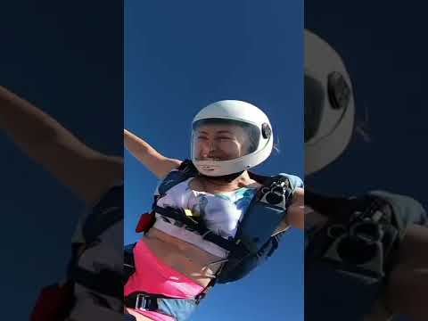 No bra day at dropzone 🪂