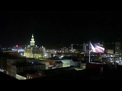 Dubuque skycam captures meteorite in the night sky at the perfect moment