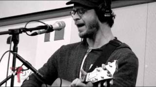 Amos Lee - &quot;Windows Are Rolled Down&quot; (Live @ WFUV)