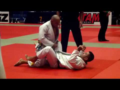 Susej Pontes vs Liam Wandi - IBJJF London Fall Open 2016 - Brown Master 2 - Open