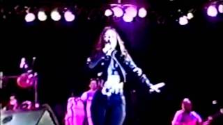 Selena &quot;Bidi Bidi Bom Bom/Si Una Vez&quot; Live In Monterey 1994-4