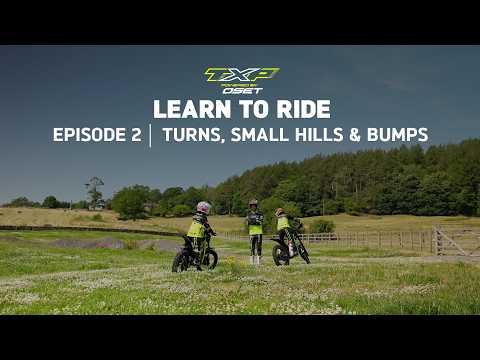 Triumph TXP Aprende a pilotar | Episodio 2 | Giros, pequeñas pendientes y baches