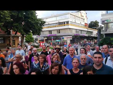 Prof dr  Slobodan Sadžakov na tribini u Kraljevu na Trgu Jovana Sarića