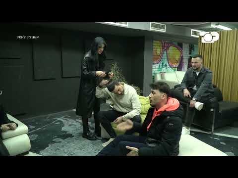 Sali më eksiton,Gisela nuk përmbahet - Për’puthen prapaskena