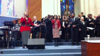 Gloria Aleluya - 33dC y Celebration Church Columbia Choir